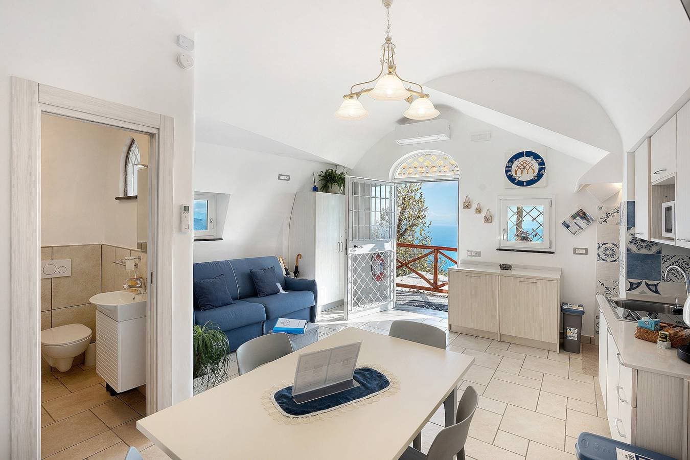 Foto 3 von 45: Casa Vacanze JoRì: Meerblick, kostenloser Privatparkplatz, Terrasse, Klimaanlage, nahe Amalfi