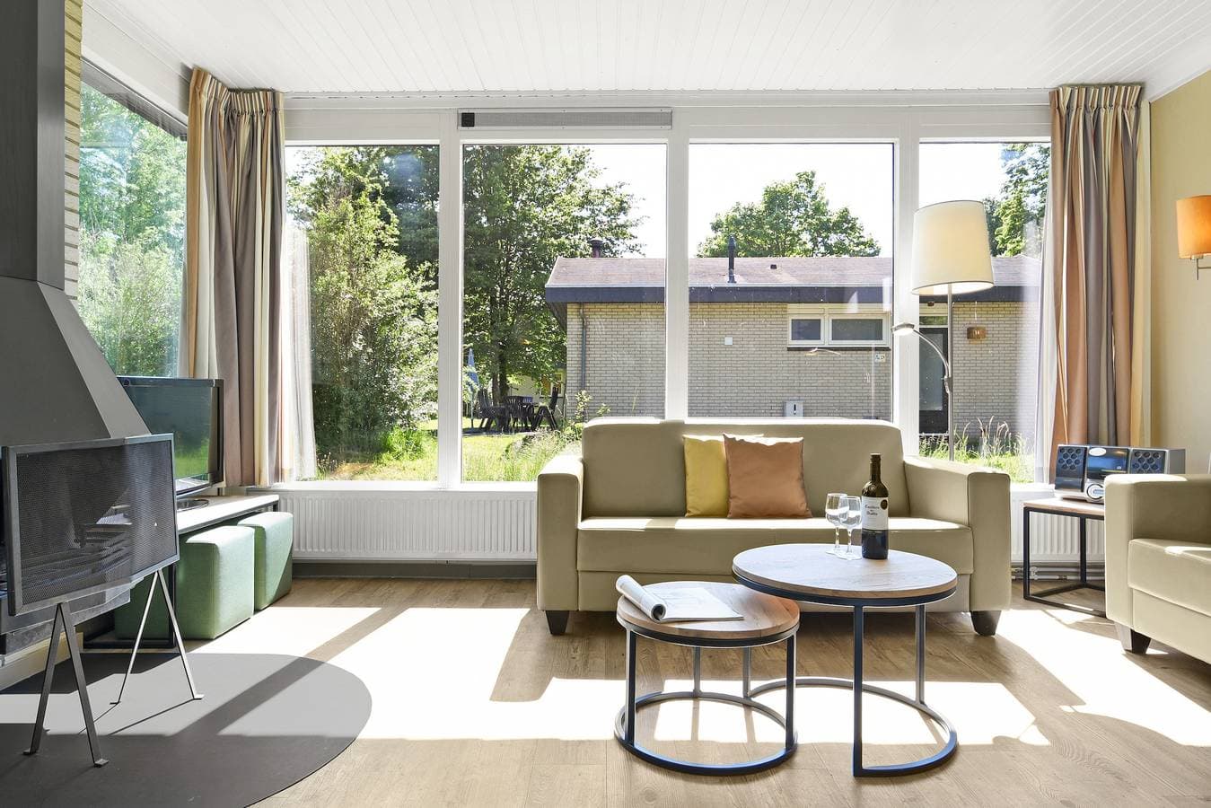 Foto 3 von 33: Bungalow für 6 Personen mit Balkon/Terrasse