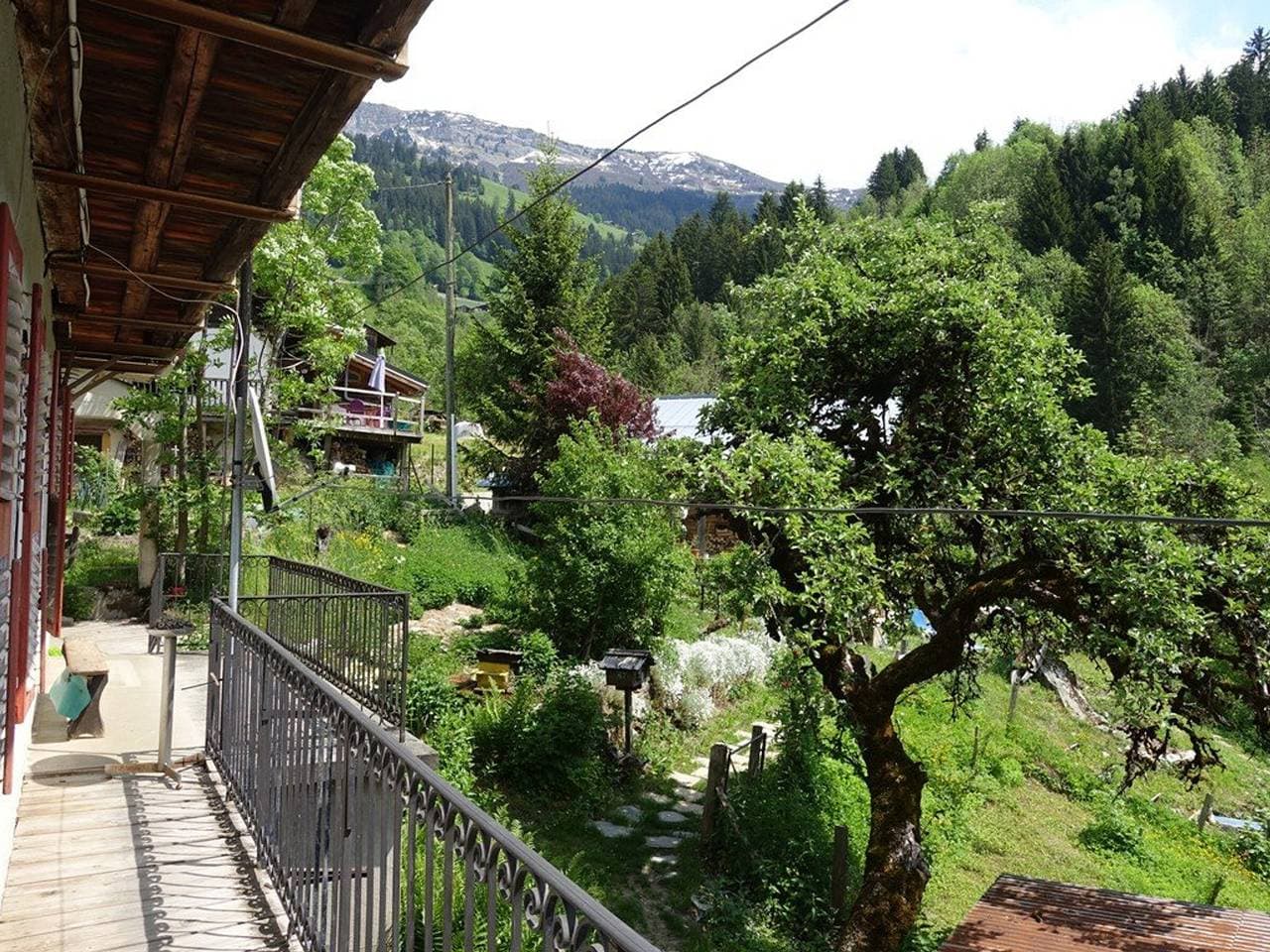 Geräumige Wohnung in traditionellem Chalet mit Balkon für 5 Pers. in Arêches-Beaufort 1
