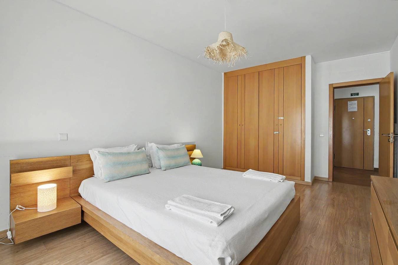 Foto 13 von 24: Apartment 'Ocean Terrace 3 B – mit Pool' mit Pool und Balkon