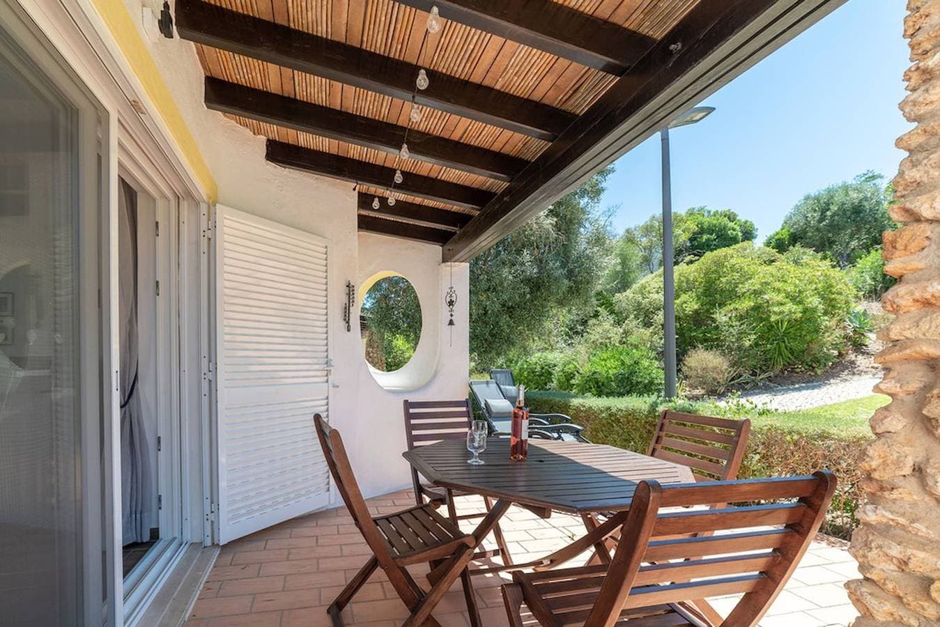 Foto 12 von 22: C22 Quinta do paraiso · Superbly Appointed And Fur