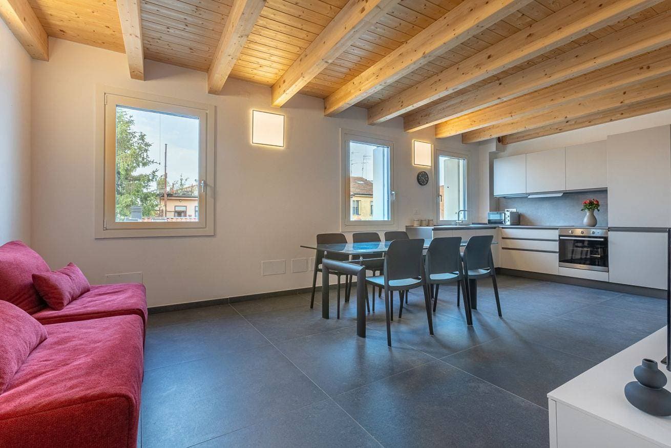 Foto 9 von 43: Ferienwohnung für 9 Personen mit Balkon