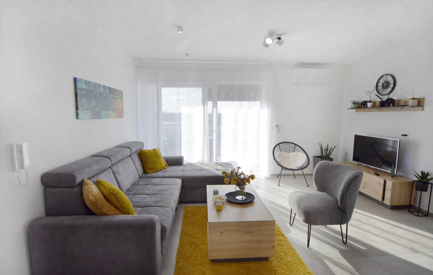 Foto 2 von 42: Moderne Wohnung in der Nähe von Kanegra Beach