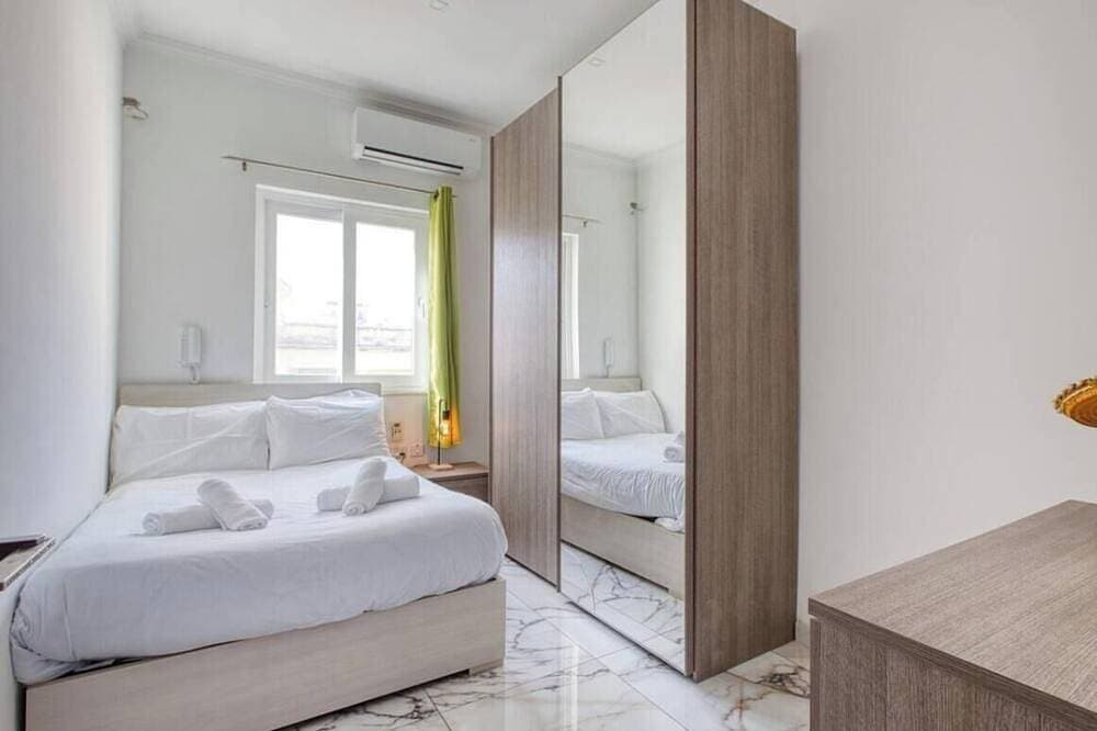 Foto 7 von 30: Central Sliema | 3Br home w/Terrace, Walk to Beach