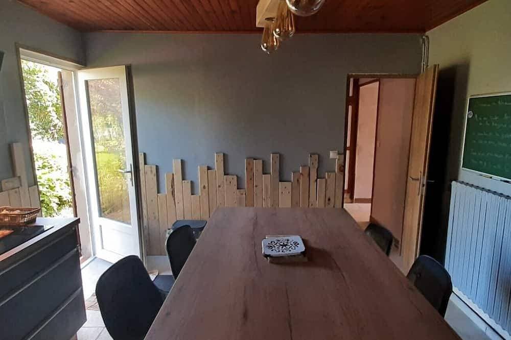 Foto 10 von 15: Ferienhaus 'La Chaumière Du Tank' mit Terrasse, Garten und WLAN
