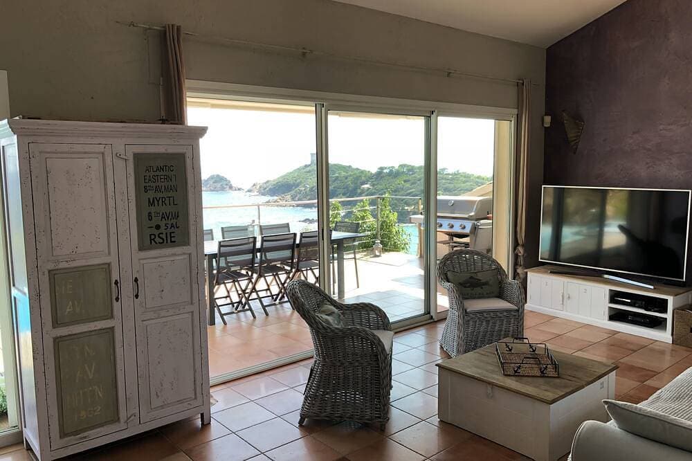Foto 13 von 30: Luxusvilla - Panoramablick auf das Meer - Strandstrand - Schwimmbad & Jacuzzi