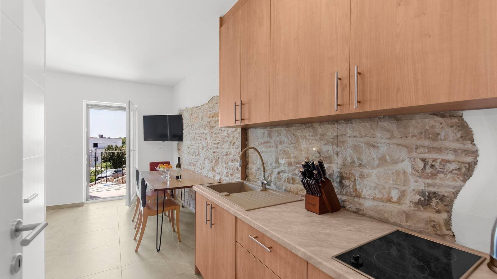 Foto 7 von 41: Apartment mit Balkon und Poolblick