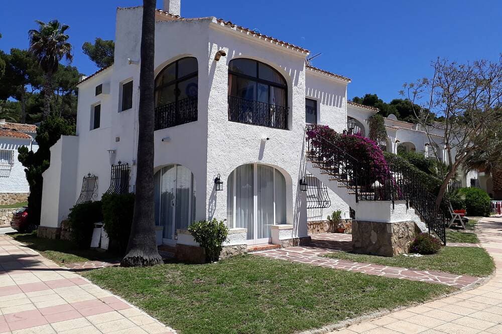 Liebe 2-Bett-Wohnung.  4 Personen mit WLAN, Sat-TV und Pool. 1