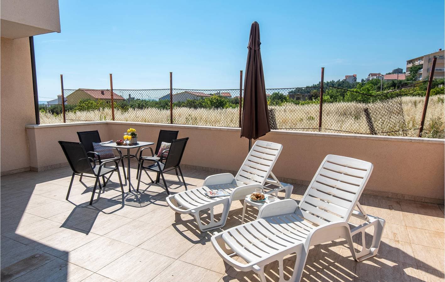 Gemütliche Ferienwohnung mit Terrasse, WLAN und Parkplatz, 1 km vom Strand entfernt 1