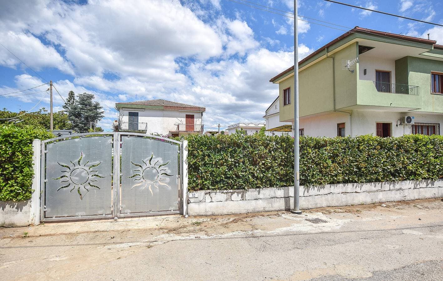 Appartement am Strand mit Pool, Terrasse und Garten 1