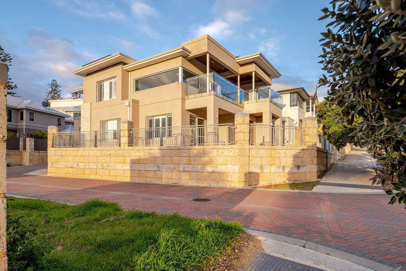 Foto 5 von 58: In der Mindarie Marina gelegen, ein Luxushaus in perfekter Lage
