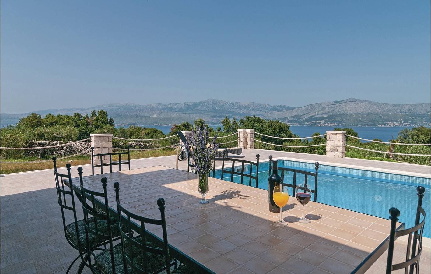 Foto 8 von 38: Gemütliche Ferienwohnung mit Pool, Terrasse und 2 km Entfernung zum Strand