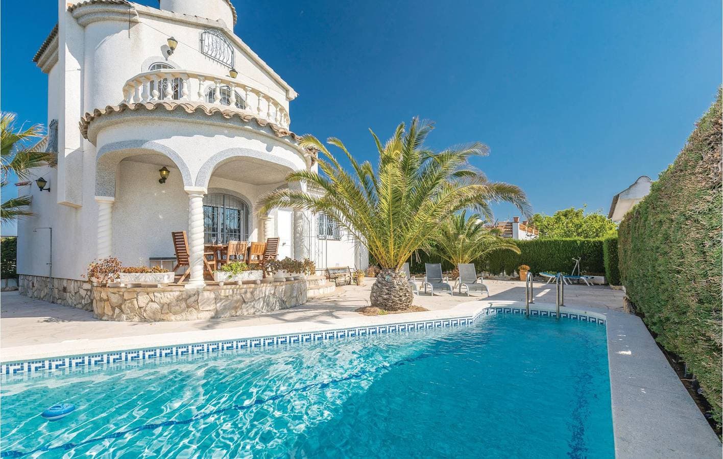 Apartment mit Meerblick, Pool und Parkplatz. 1