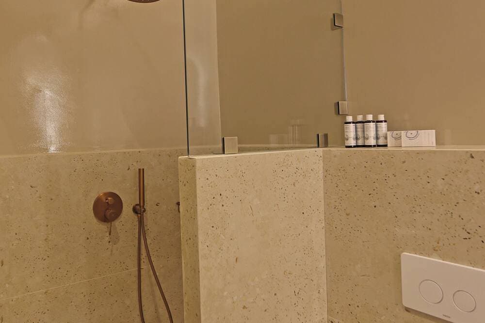 Foto 5 von 15: Siroa Atrium | Stone & Light