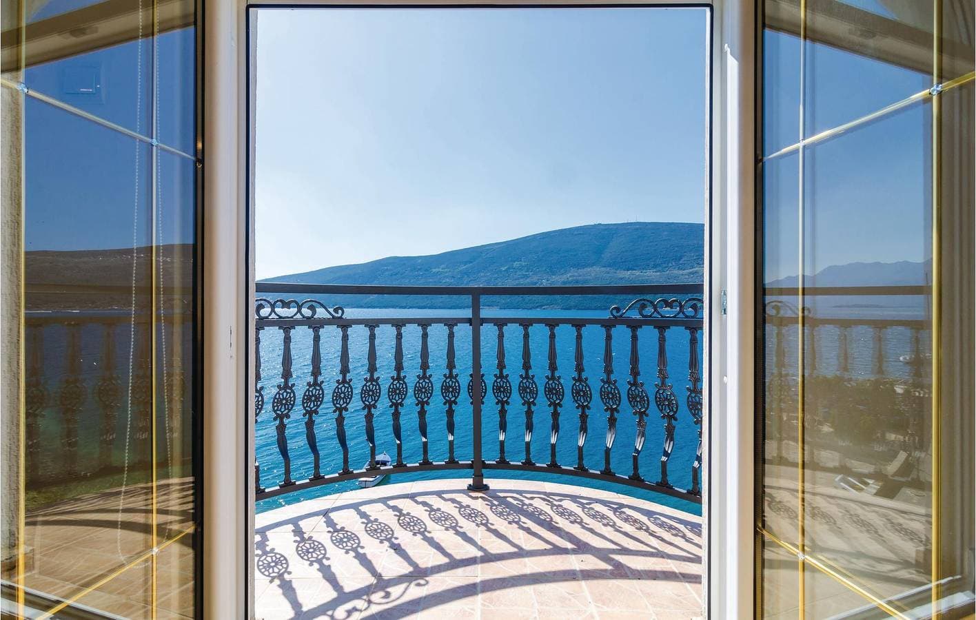 Foto 4 von 19: Ferienwohnung für 6 Personen mit Terrasse