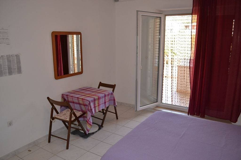 Foto 5 von 20: Studioapartment in Povlja mit Meerblick, Terrasse, Klimaanlage, W-Lan (3365-1)