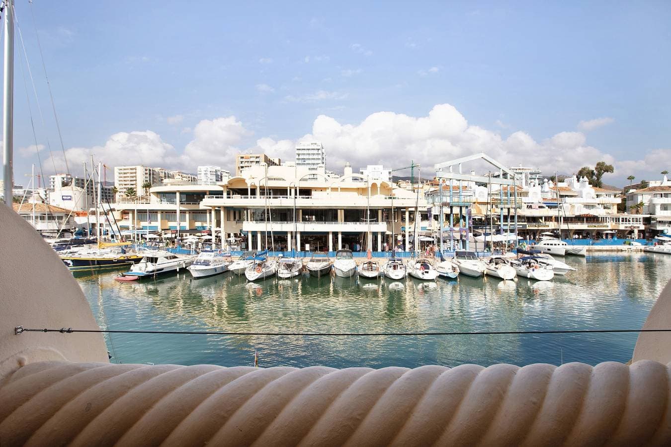 Foto 3 von 22: Studio-Apartment „Puerto Marina Luxury“ mit Meerblick & WLAN