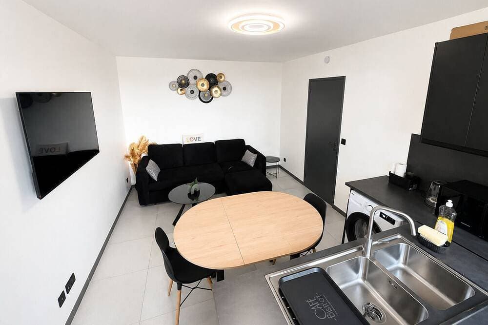 Foto 11 von 11: Apartment on the Canal de l'Ourcq — Private Parking, Pantin