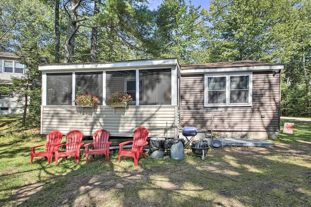 Foto 10 von 29: 'The Den' Raymond Home w/ 200 Feet of Sandy Beach!