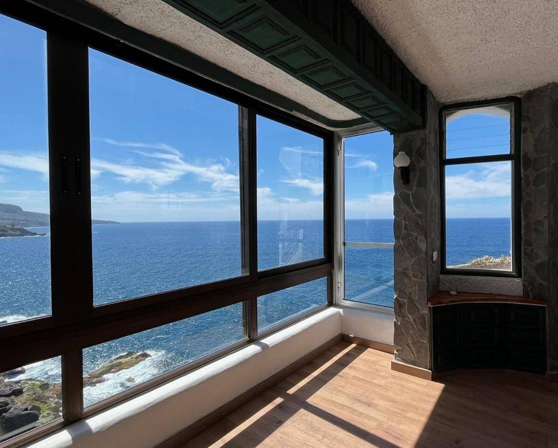 Sea lover's nest 1