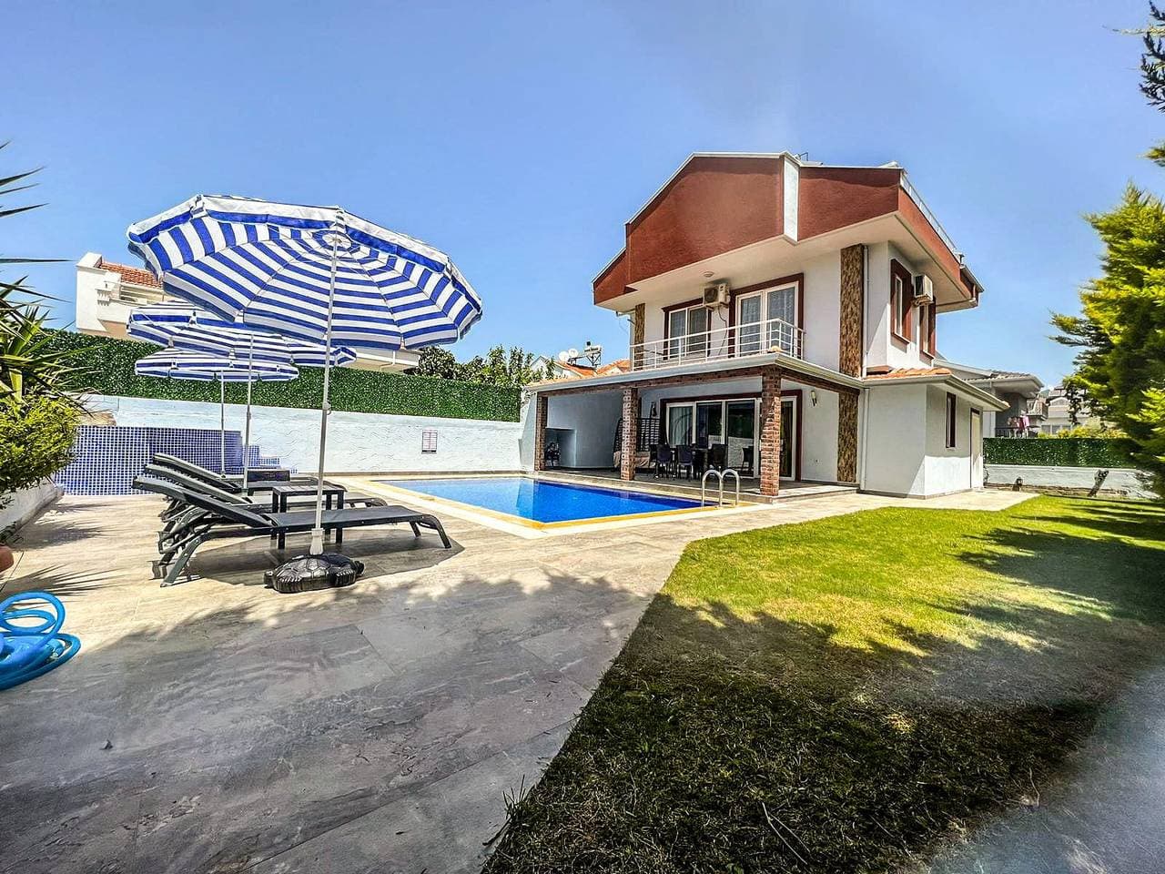 Foto 3 von 33: Villa für 6 Personen mit Meerblick