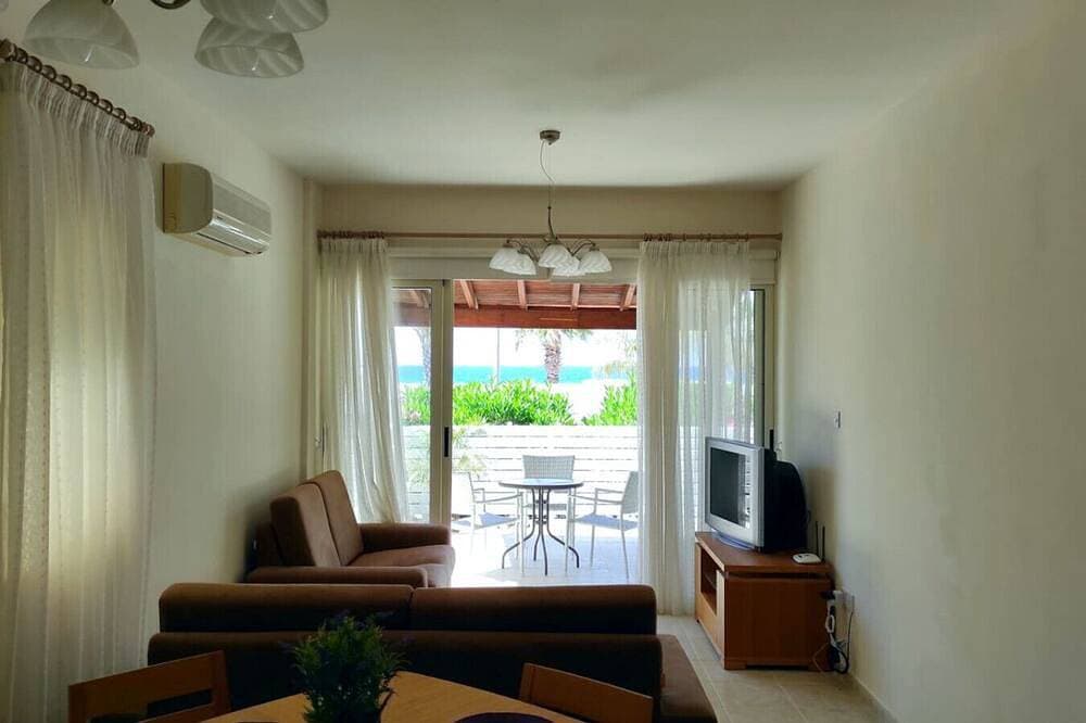 Foto 6 von 13: A charming bungalow with sea views and within 100 meter from the beach!