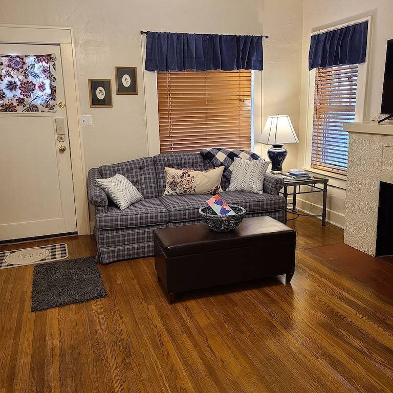 Foto 9 von 14: Cozy one bedroom apartment in historical district
