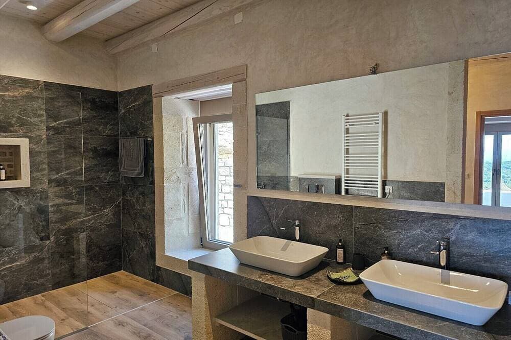 Foto 9 von 30: Villa Chalarosi, Natursteinvilla mit absolutem Weitblick mit beheizbarem Pool