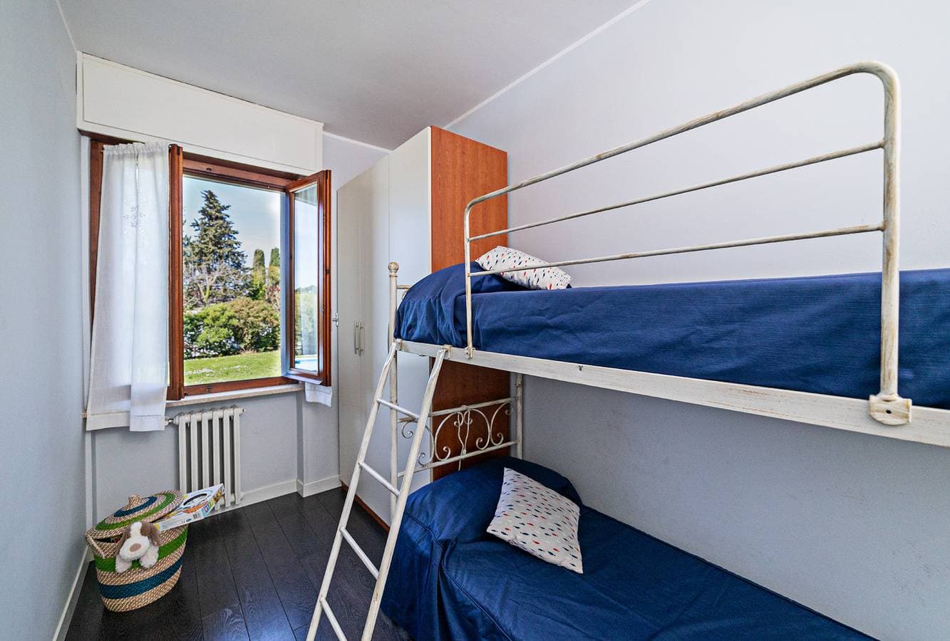 Foto 8 von 34: Regarda - "Edda" Dreizimmerwohnung mit Schwimmbad im Zentrum von Lazise