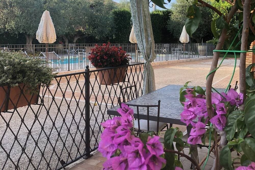 \"Casale Giacinta\" altes Häuschen zwischen Meer und Bergen mit Schwimmbad 1