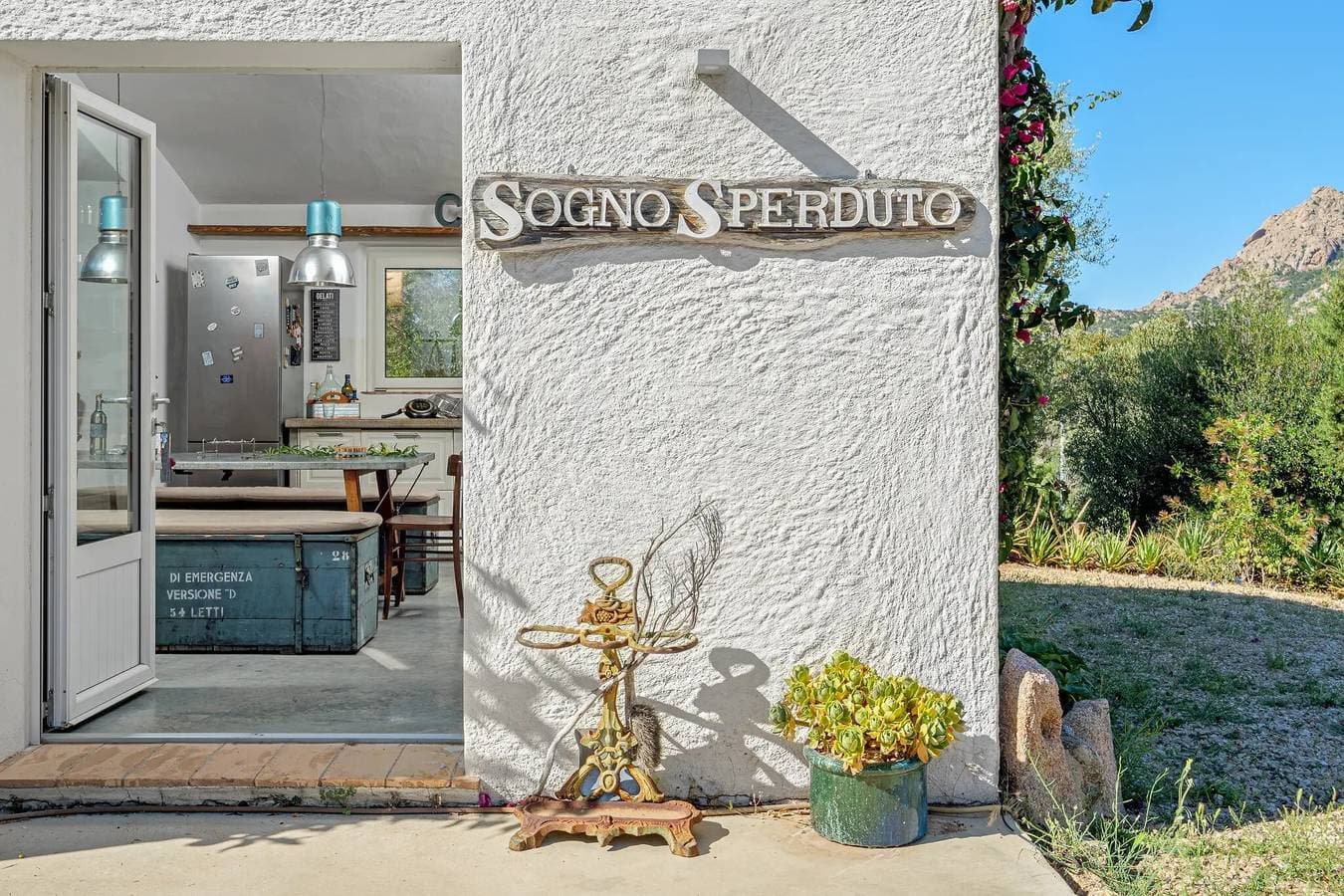 Foto 2 von 46: Sogno Suite – Stilvolle Lodge in der Natur bei San Pantaleo, Sardinien