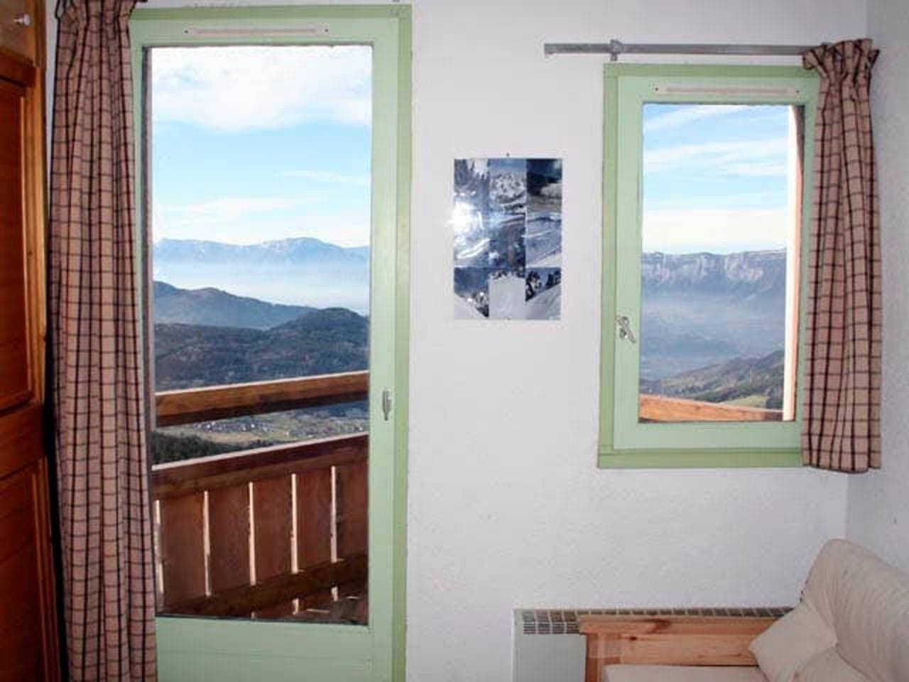 Foto 4 von 10: Ferienwohnung '7 Laux - Balcon Sud' mit Balkon