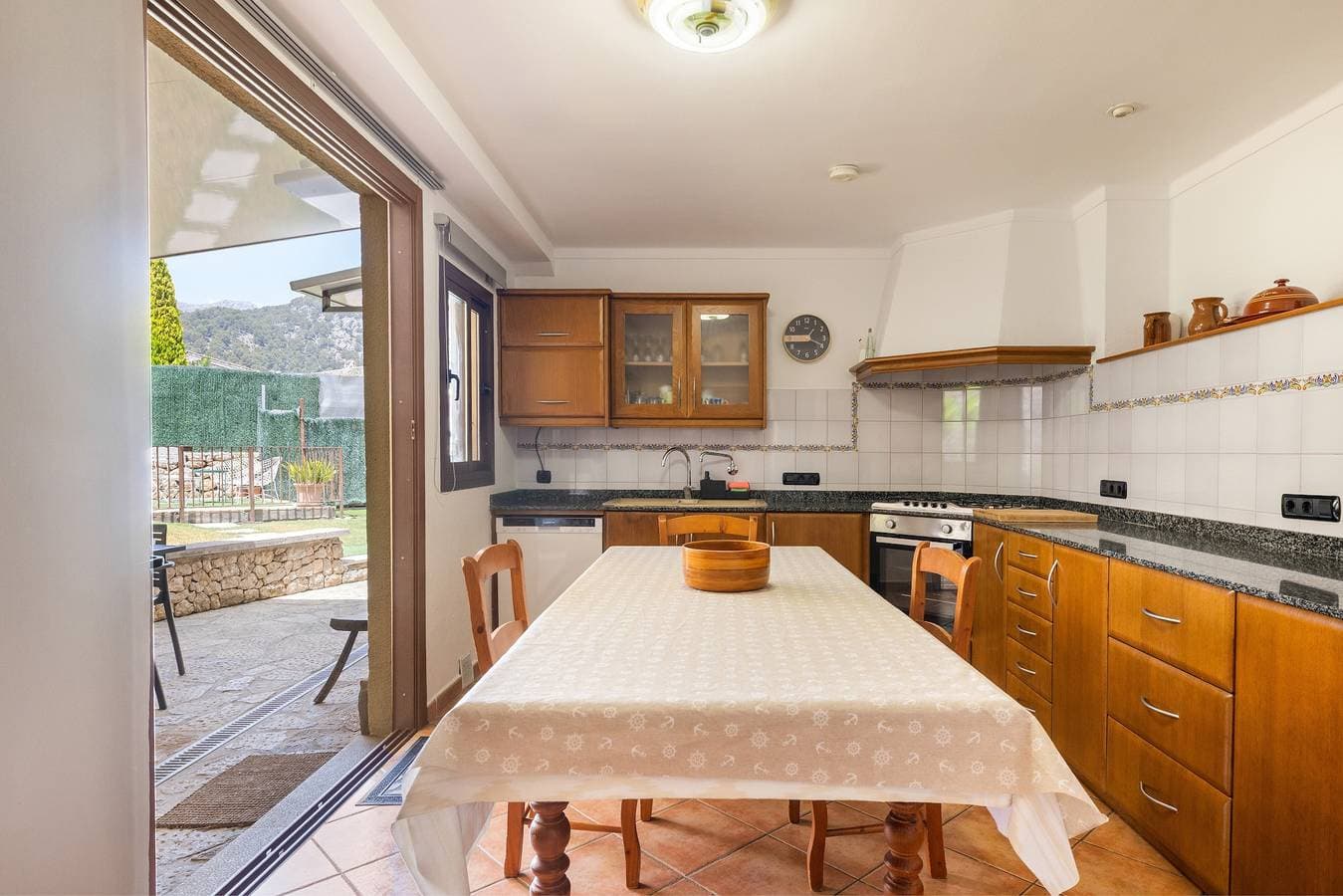 Foto 6 von 34: Ferienhaus „Horta Den Menut“ mit Bergblick, Pool, WLAN, Garten und Terrasse