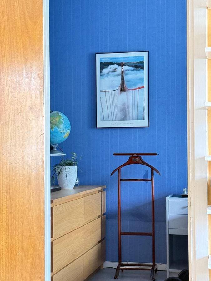 West Apartment in Stockholm near Metro with Balcony convenient to Concert Avicii Arena, Circus, Friends and 3Arena 1