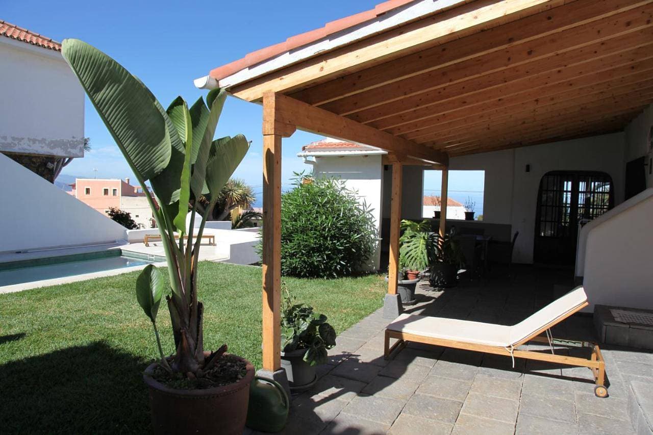 Foto 2 von 37: Two-Bedroom Apartment with Private Pool