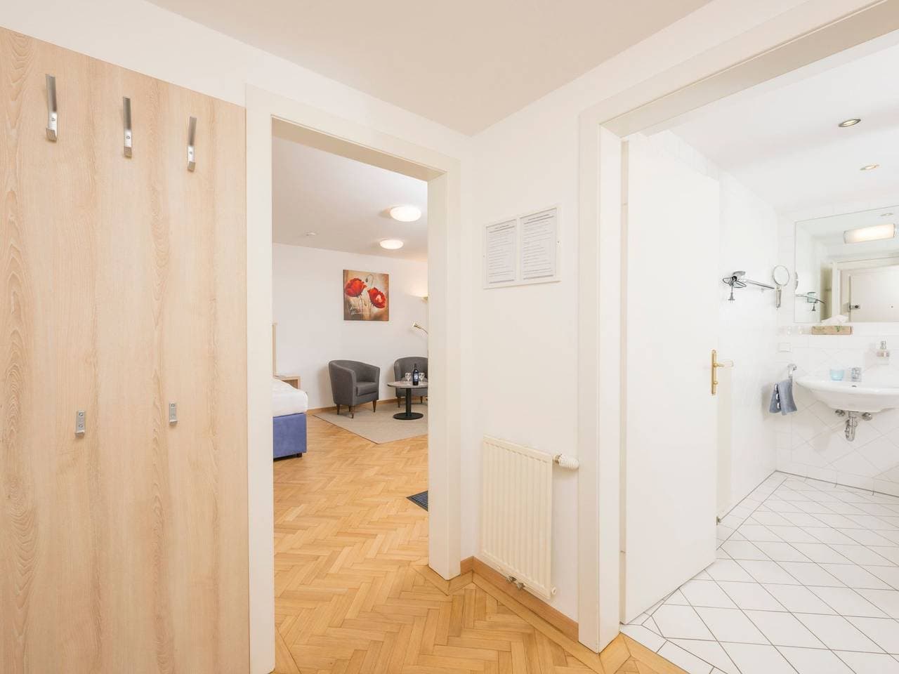Foto 8 von 17: Studioappartement mit Balkon