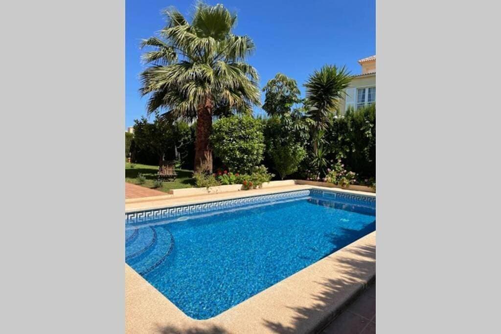 Foto 5 von 37: Villa with Private Pool