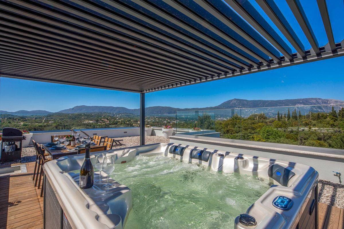 Foto 8 von 32: Villa für 12 Personen mit Balkon