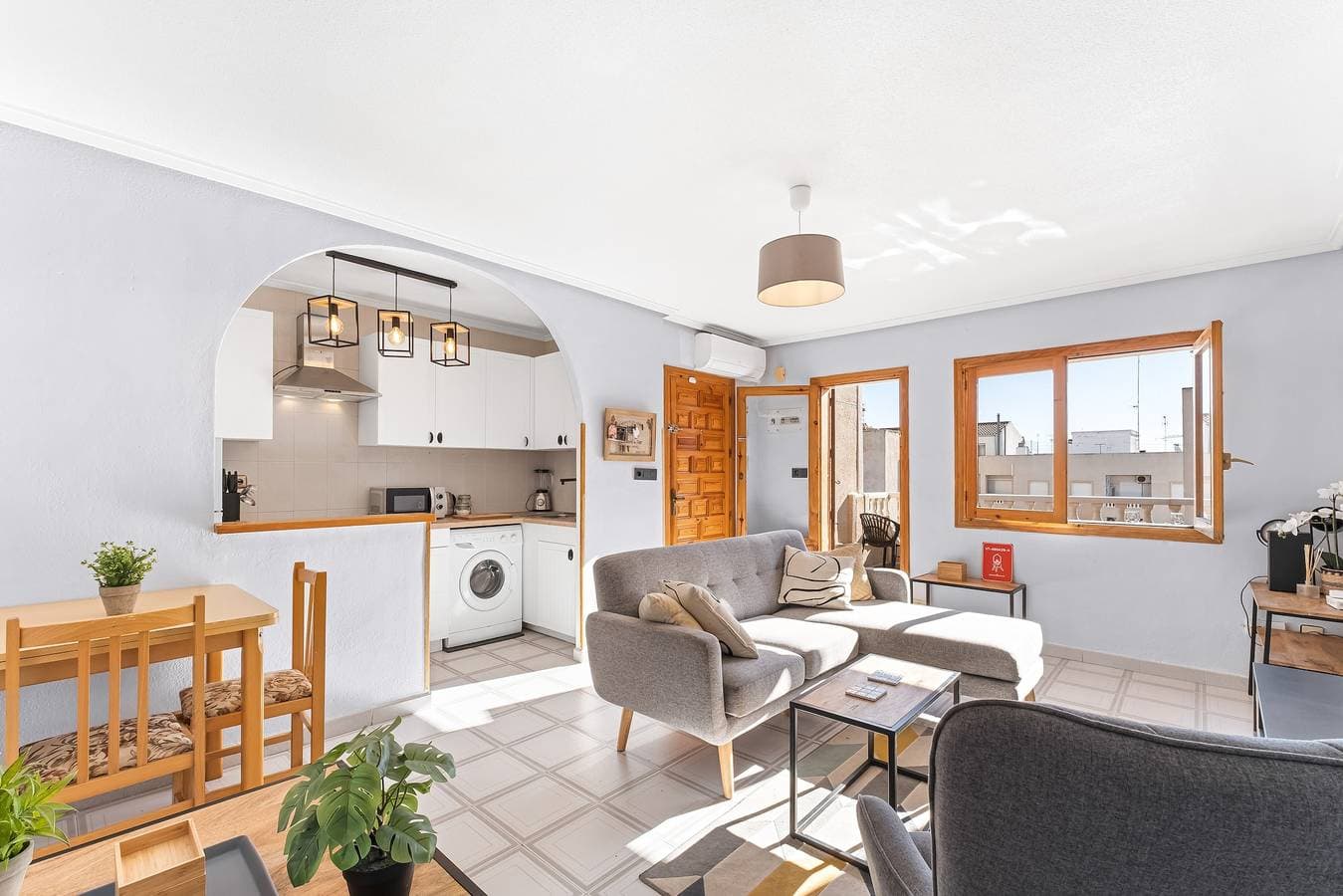 Foto 6 von 28: Apartment 'Torrevieja' mit privater Terrasse, WLAN und Klimaanlage