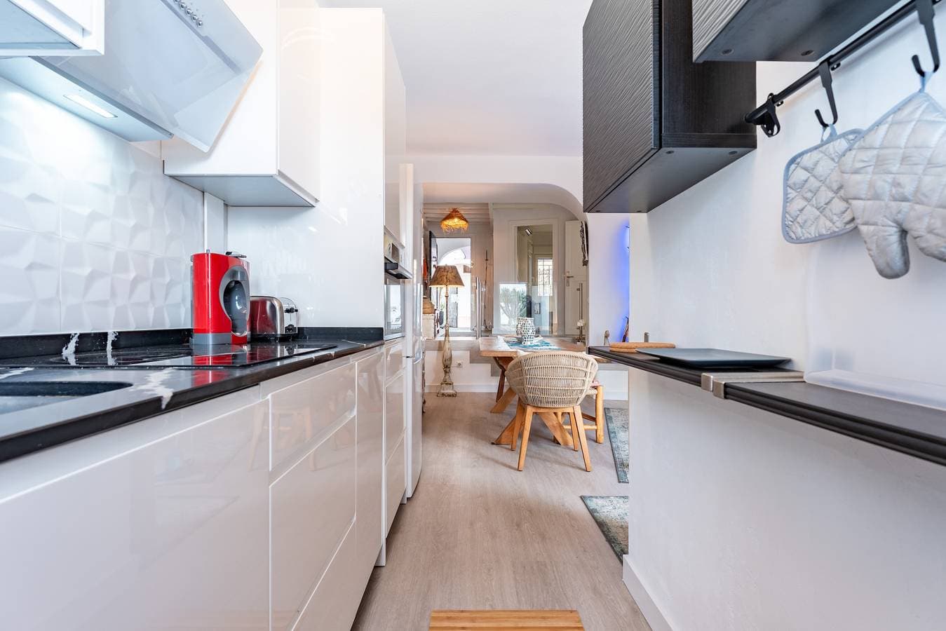 Foto 6 von 36: Ferienwohnung 'Beautiful Frontline' mit Gemeinschaftspool, Wi-Fi und Klimaanlage
