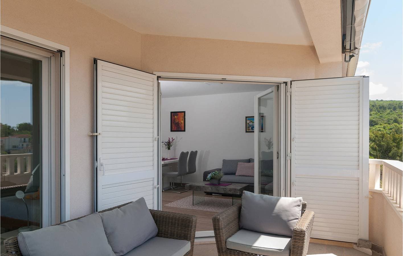 Foto 13 von 39: Gemütliche Ferienwohnung mit 2 Schlafzimmern, Pool und Terrasse, 400 m vom Zentrum von Maslinica entfernt