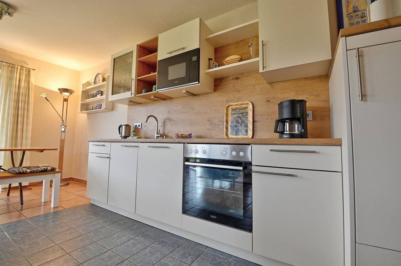 Foto 9 von 24: Am Strand (App. 3) - elegantes Apartment für möblierte Kurzzeitmiete