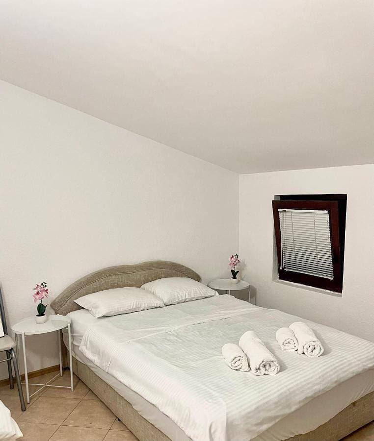Foto 2 von 12: Small Double Room
