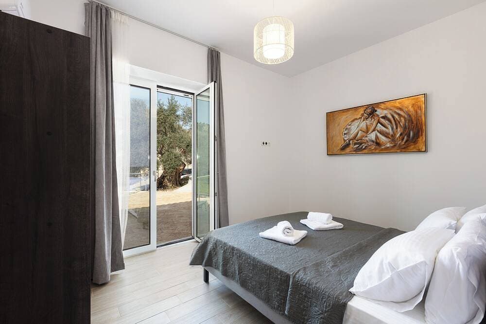 Foto 4 von 30: Countryside Villa with a Walk-in Free Form Pool