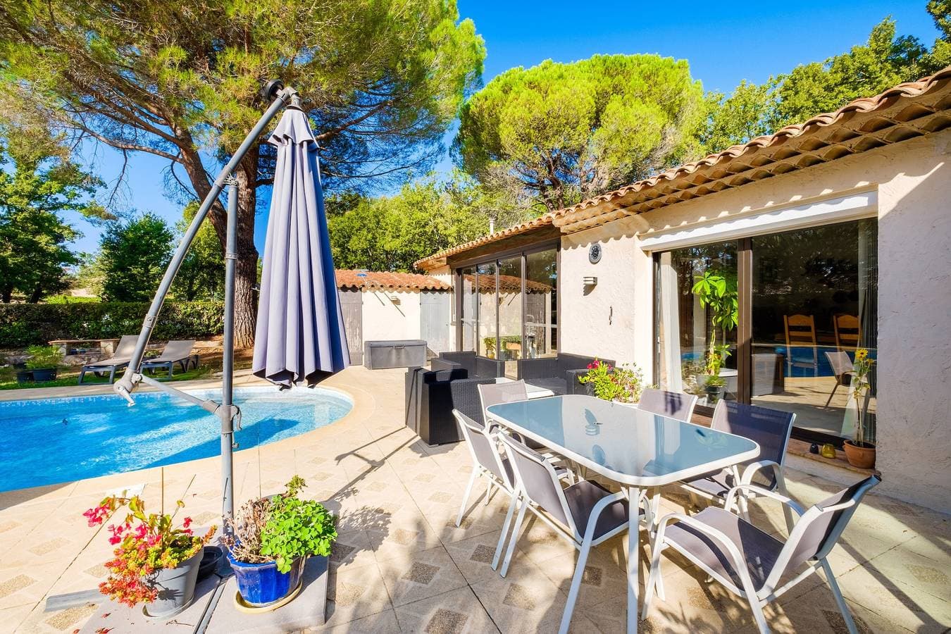 Foto 2 von 25: Ferienwohnung "Lou Paradou" mit Gemeinschaftspool, privater Terrasse und WLAN