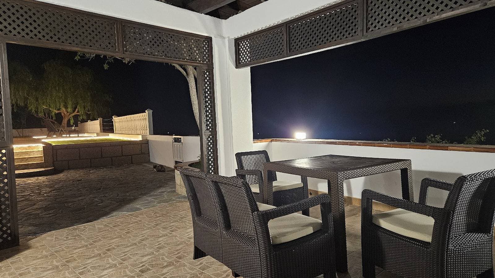 Foto 8 von 45: Ferienvilla 'Cool 4-bedroom with Sea Views' mit Meerblick, WLAN und Klimaanlage