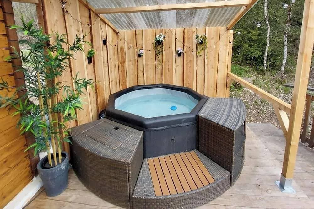 Chalet located a 4-minute walk from the Colmars ramparts. Pets welcome! 1