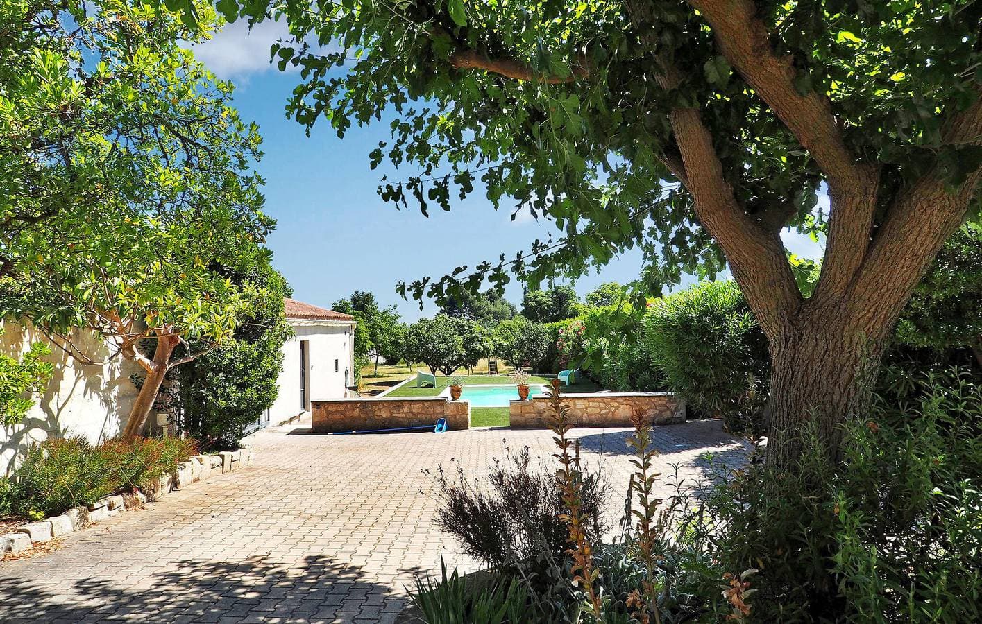 Foto 8 von 35: Gemütliche Wohnung mit Pool, Parkplatz & WiFi, in der Nähe von Paradou