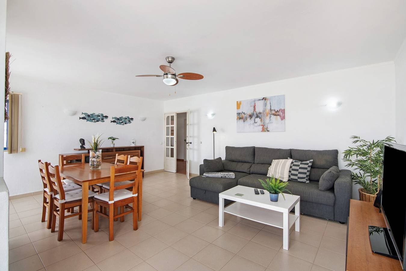 Foto 4 von 23: Ferienwohnung 'T2 2 Linha Praia Vista Mar' mit Meerblick, Balkon und Wi-Fi