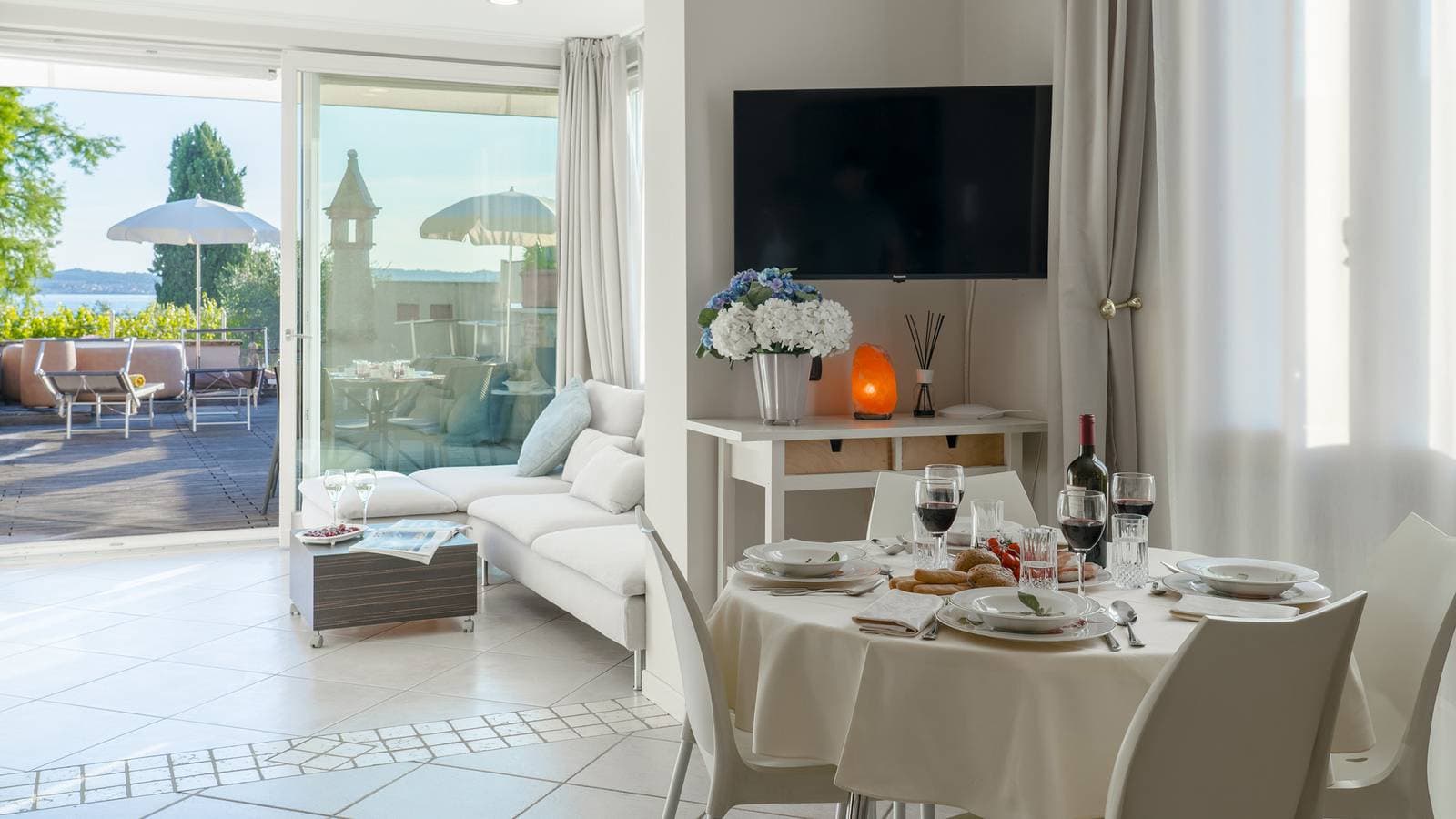 Foto 9 von 31: Ferienhaus für 4 Personen mit Seeblick